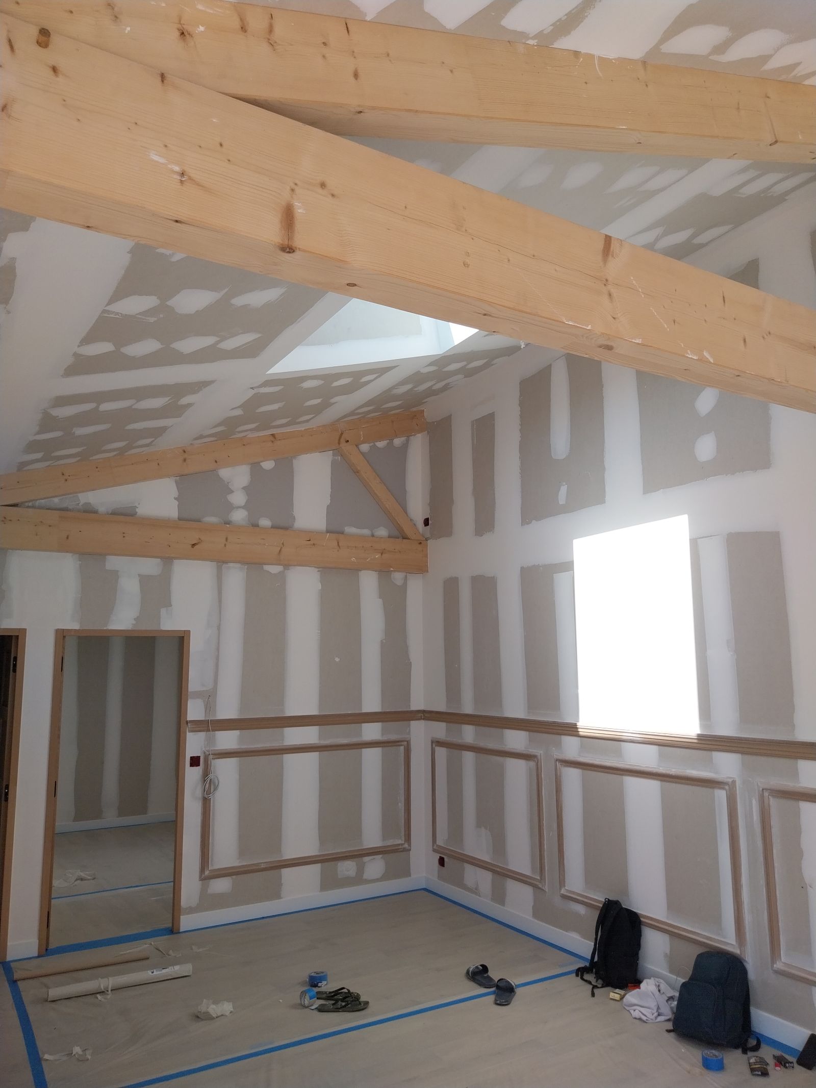 Menuiserie & Intérieur — Bandeur-jointyeur à La Rochelle